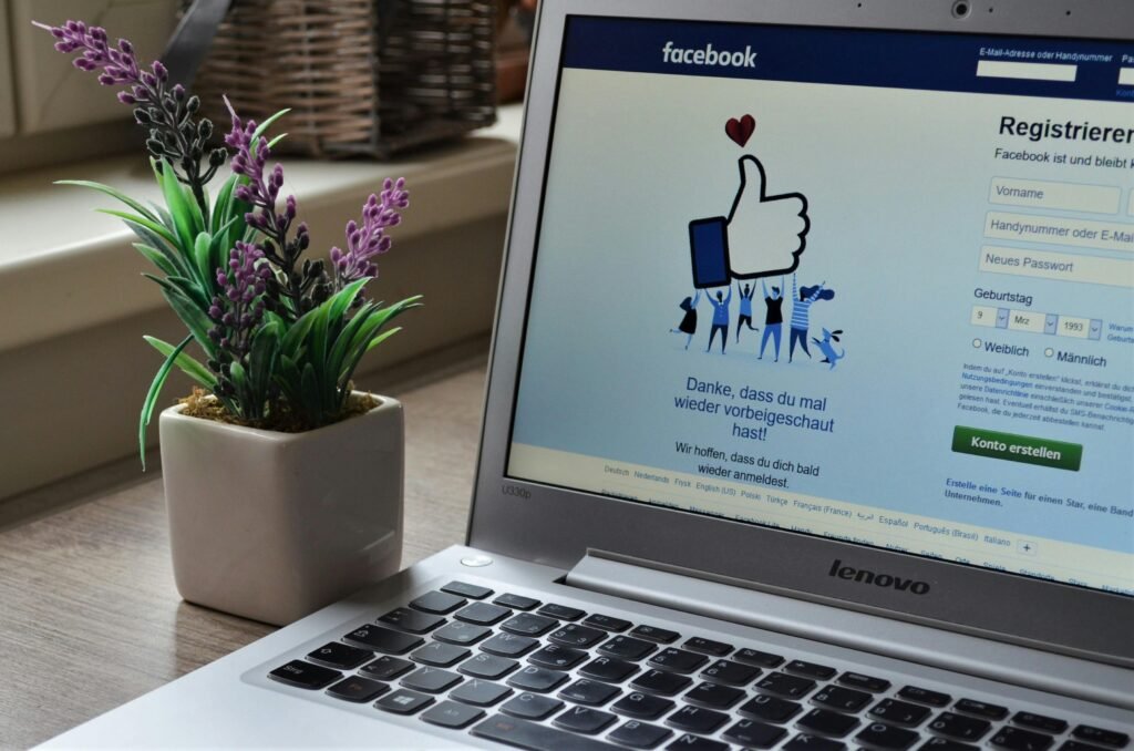  A guide on utilizing Facebook effectively for business promotion and marketing strategies.